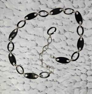 Source Unknown Black and Silver Chain Belt